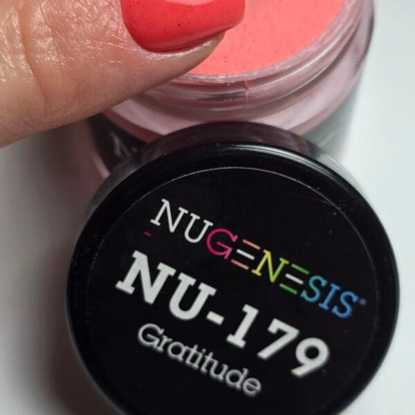 Nugenesis NU-179 Gratitude – koralowy puder do manicure tytanowego